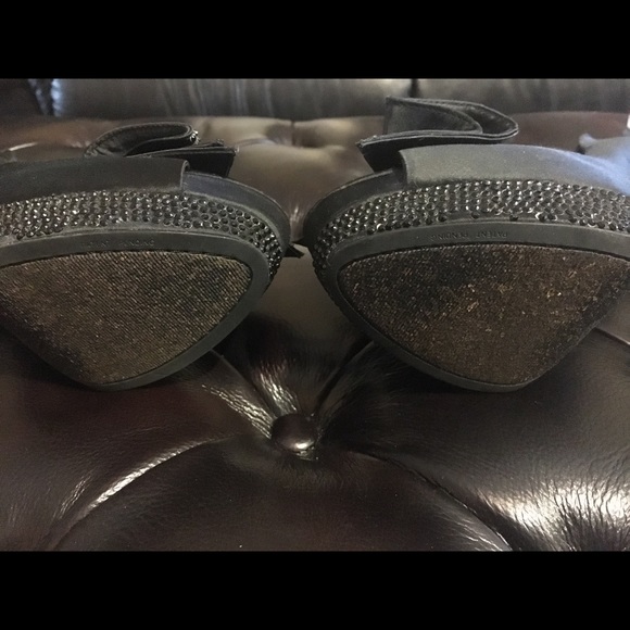 Vince Camuto black bowtie adorable heels - Picture 5 of 6